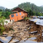 The small mountain town of 300 has been cut off because of Boulder County flood. FEMA Urban Search & Rescue (US&R) teams deployed to the state to help in Search and Rescue operations. Steve Zumwalt/FEMA 