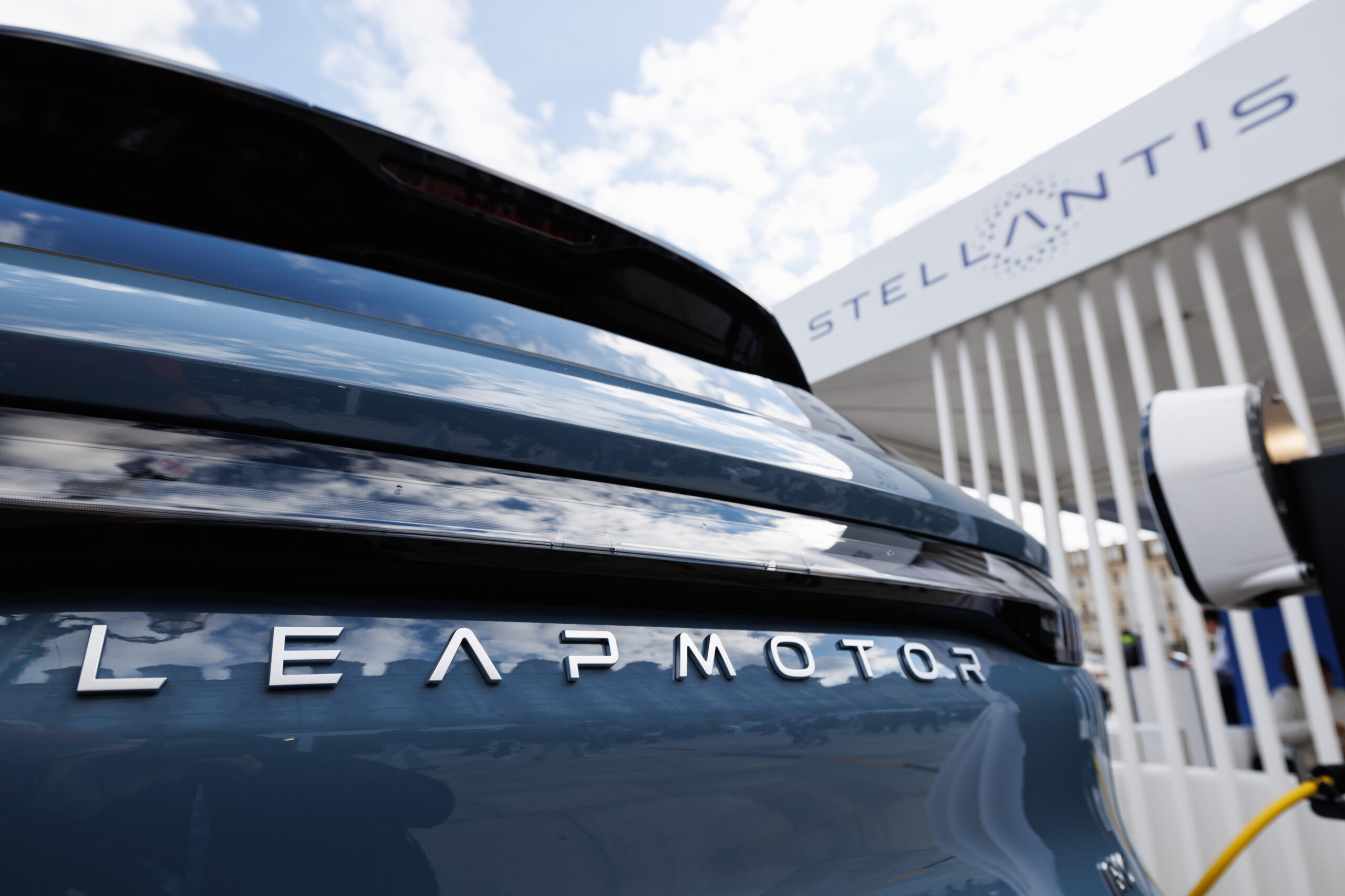 Stellantis Weighs Using China EV Tech for Affordable Cars