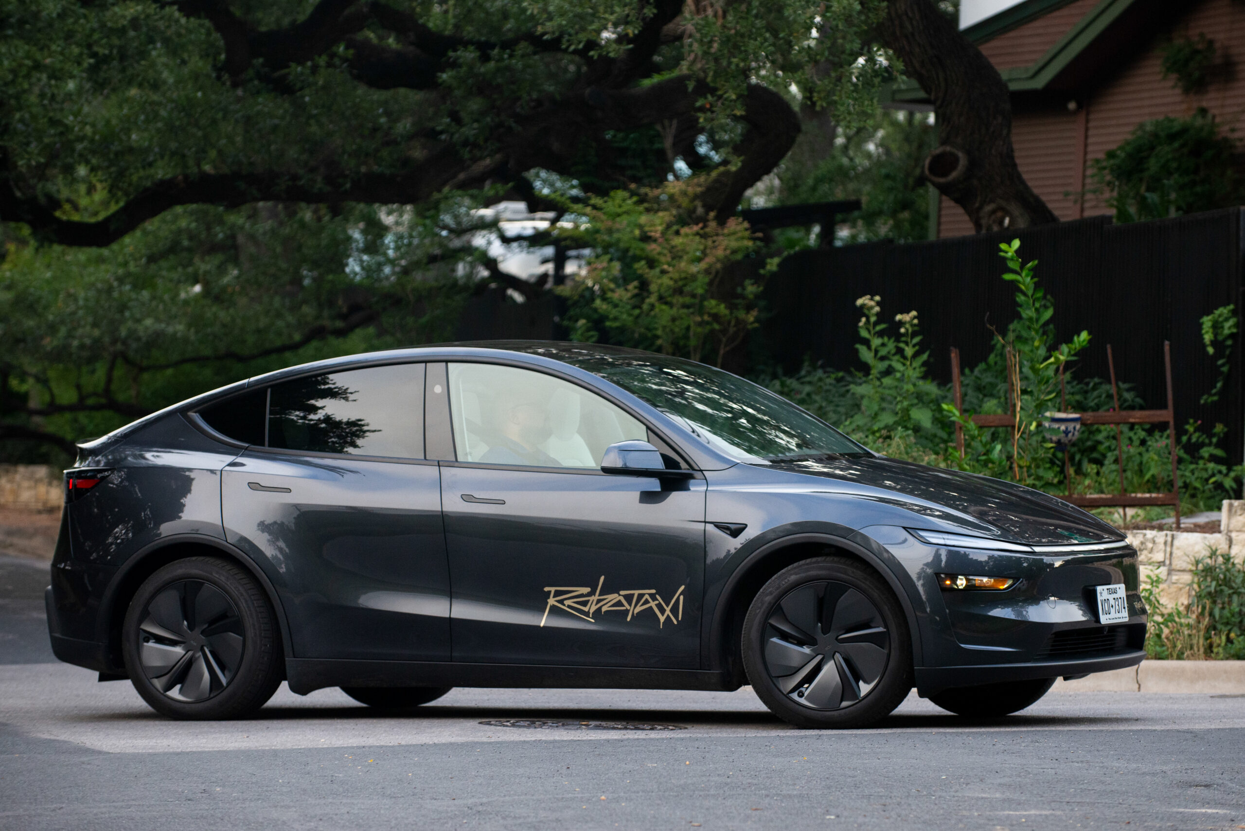 Tesla's Austin Robotaxis Report 14 Crashes in First Eight Months