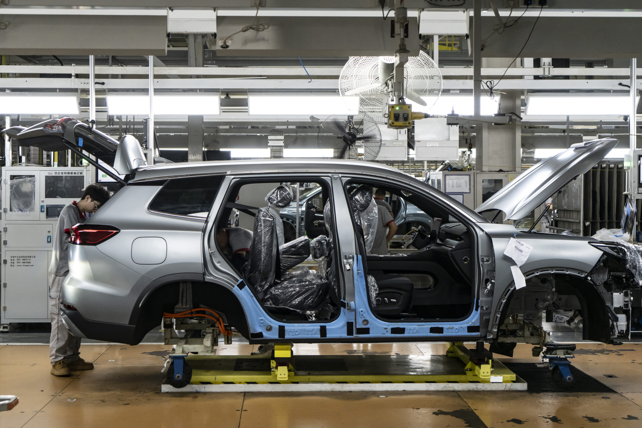 Made-in-China EVs Enter Canada Under Deal Carney Struck With Xi