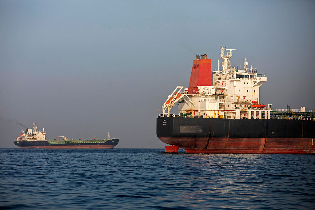 Global Shippers Cautious on Hormuz Transit Despite US-Iran Deal